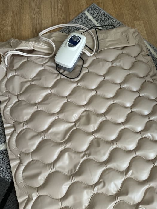 Materac przeciwodleżynowy zmiennociśnieniowy bąbelkowy