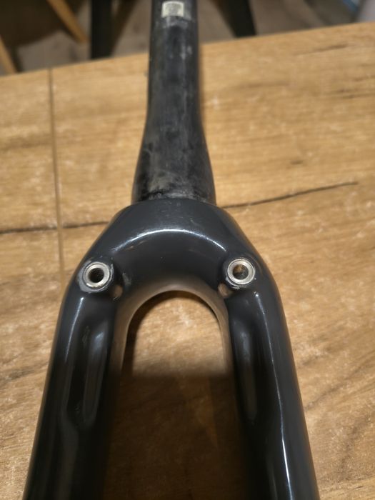 Widelec szosowy Carbon