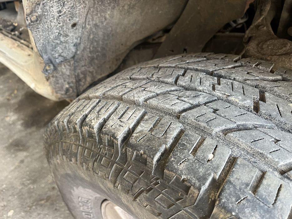 Pneus 33 + jantes tiyota hillux