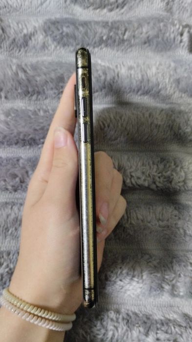 Продам айфон 10.