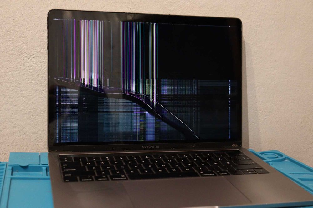 MacBook Pro A1989 (EMC 3214) na części / do naprawy