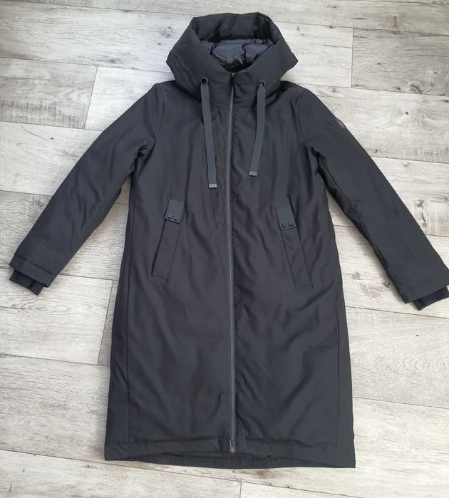 Продам зимнюю курточку,в идеальном состоянии