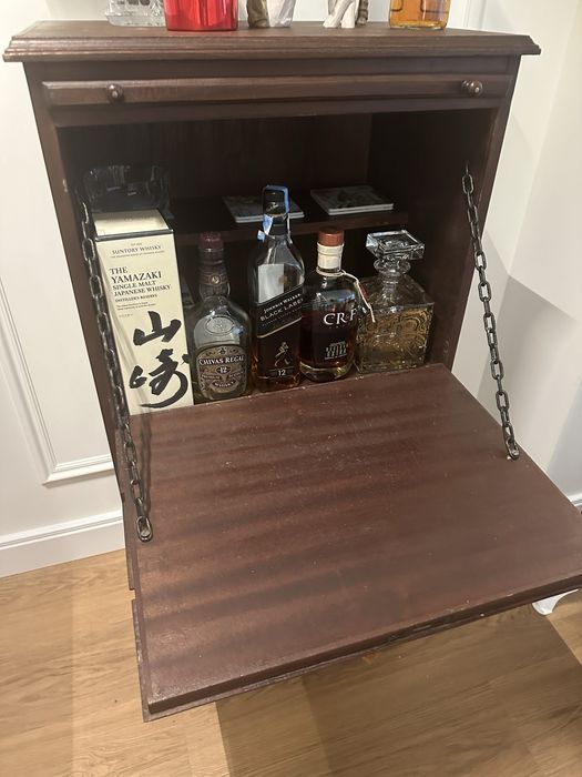 Camiseiro garrafeira