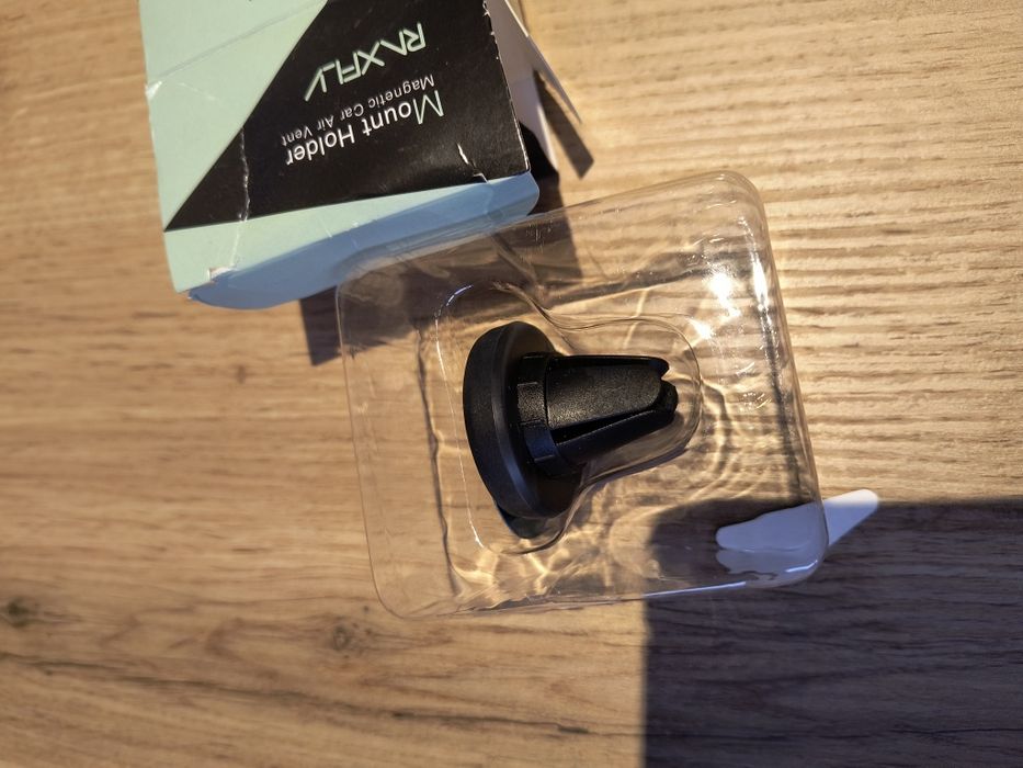 Uchwyt na telefon, smartfon do auta na kratkę wentylacją