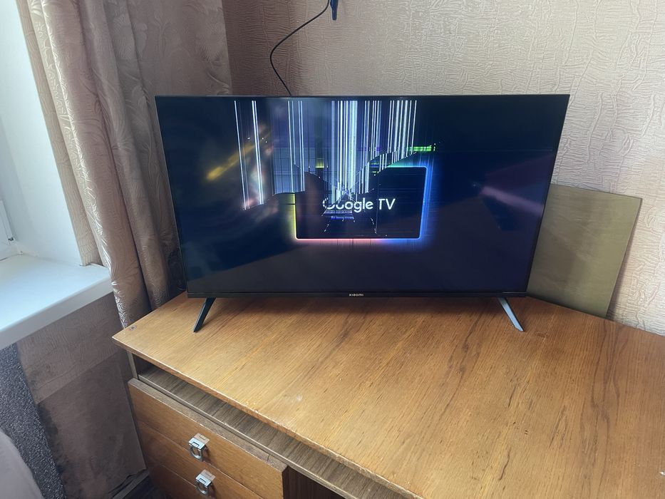 Продам телевізор Xiaomi L32m8-a2me на запчастини розбитий екран