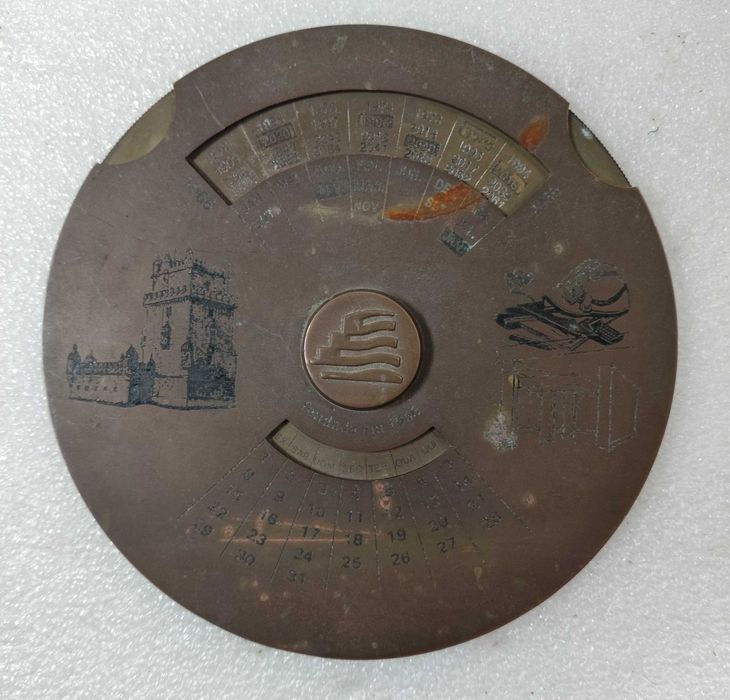 Perpetual Calendar for 100 Years by EDIFER