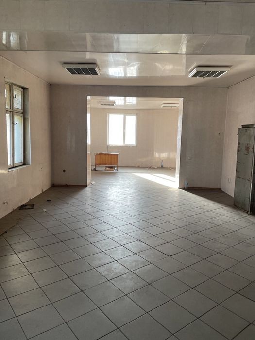 Продається приміщення під комерційну діяльність