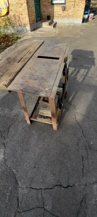 Продам циркулярку з фуганком.Двигун 3кв.