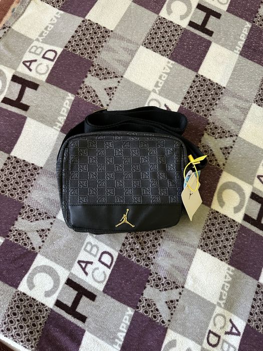 Сумка Air Jordan Monogram Crossbody | Nike, найк, джордан месенджер ...