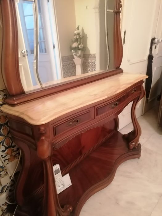 Aparador de entrada em marmure