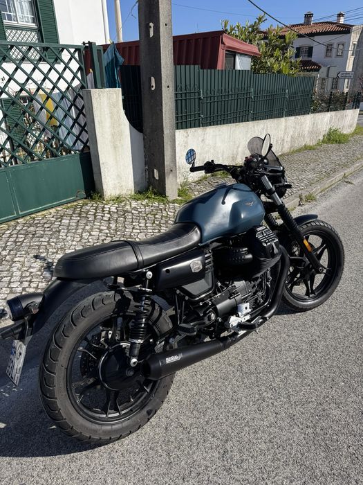 Moto Guzzi V7 III Stone Night Pack (2021) – 23.000 km – Oportunidade