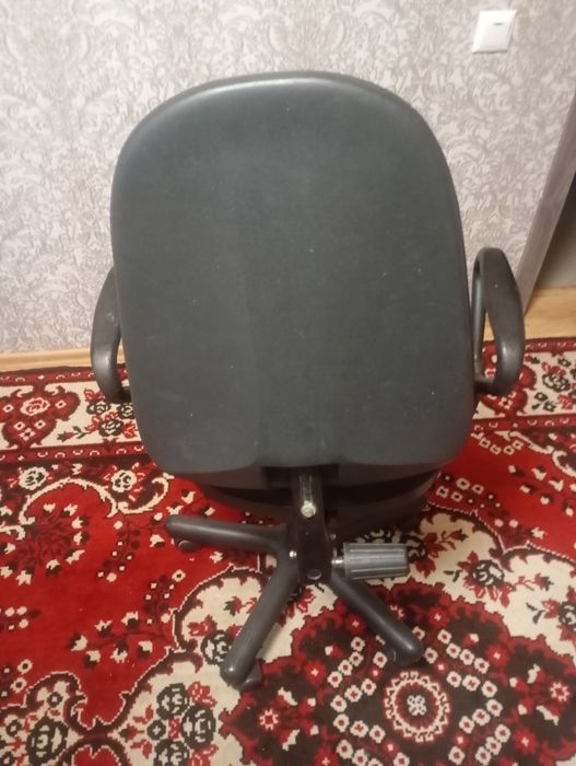 Продам крісло комп'ютерне