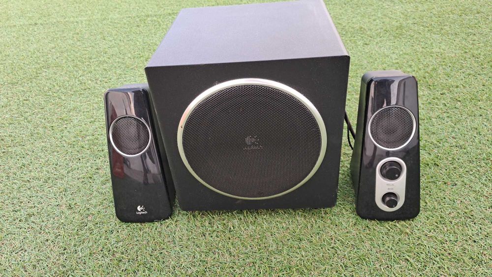 Colunas de som Logitch Z523
