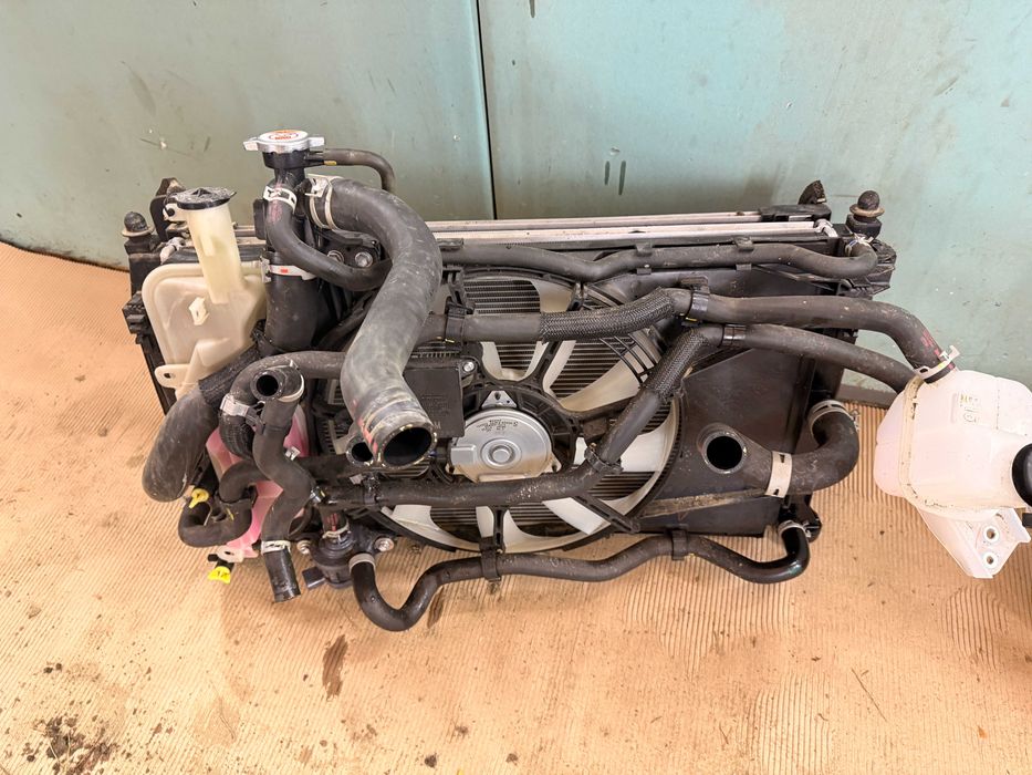 Chłodnice wentylatory Yaris Cross hybryda