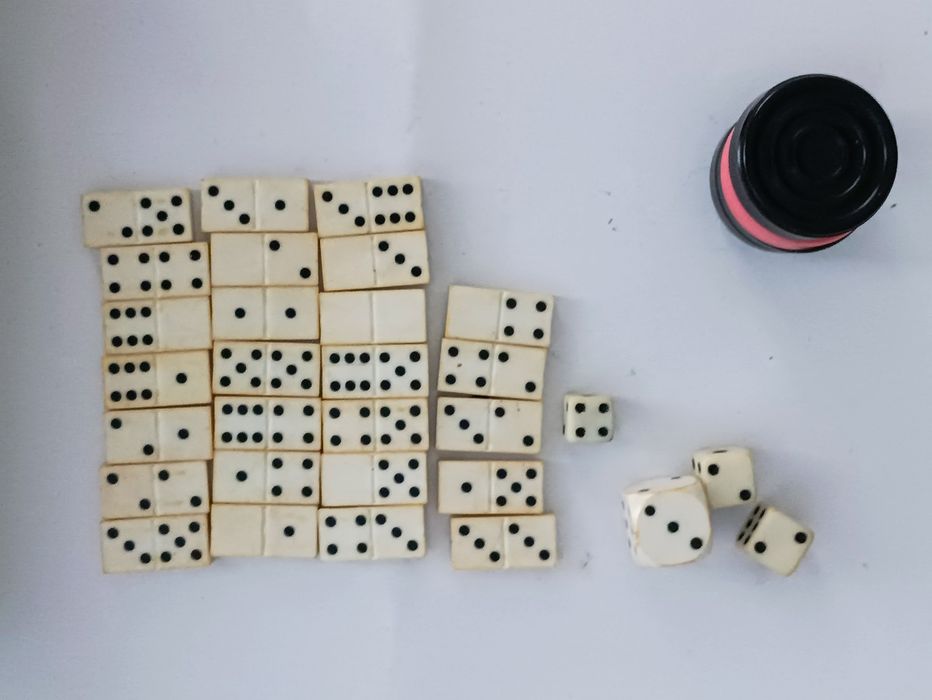 доміно,шашки,шахи