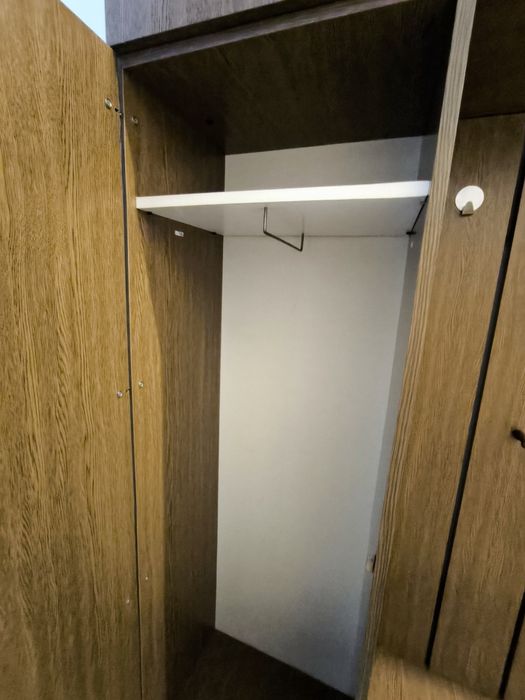 Sprzedam drewnianą garderobę/ meble do przedpokoju
