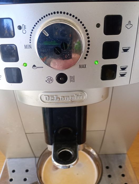 Ekspres do kawy - Delonghi Magnifica S