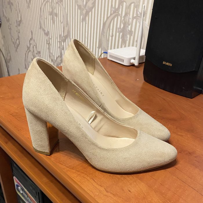 Продам туфлі з еко замша