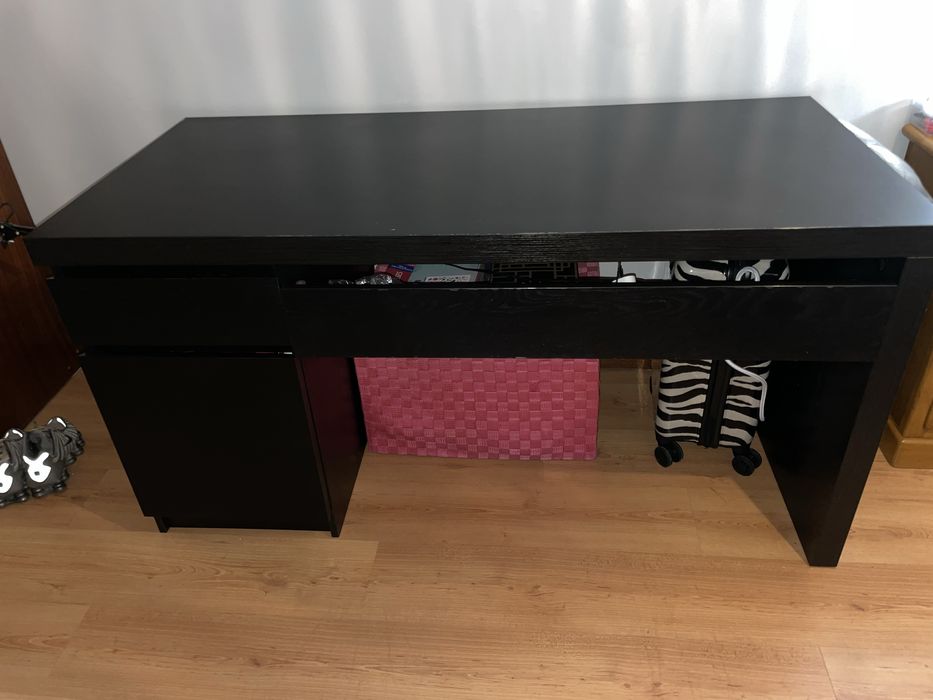 secretária preta ikea