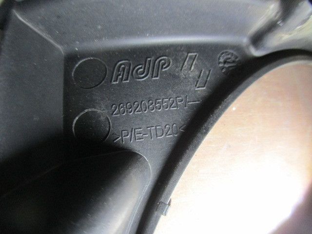 Guia de pára-choques frente direito RENAULT Twingo III (BCM_)