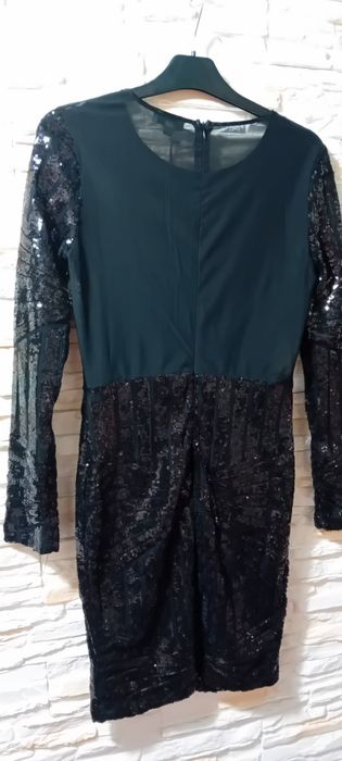 Sukienka z cekinów Nowa 38