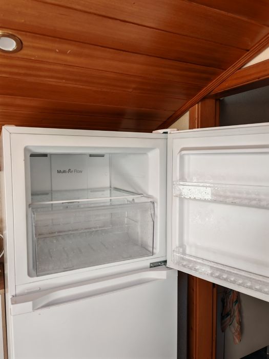 Frigorífico Combinado Qilive 348L – Excelente Estado | Muito Espaçoso