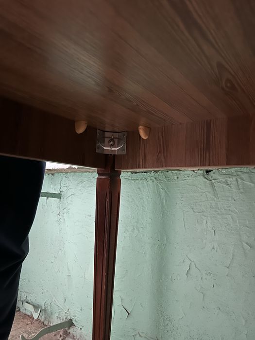 Стіл кухонний класичний