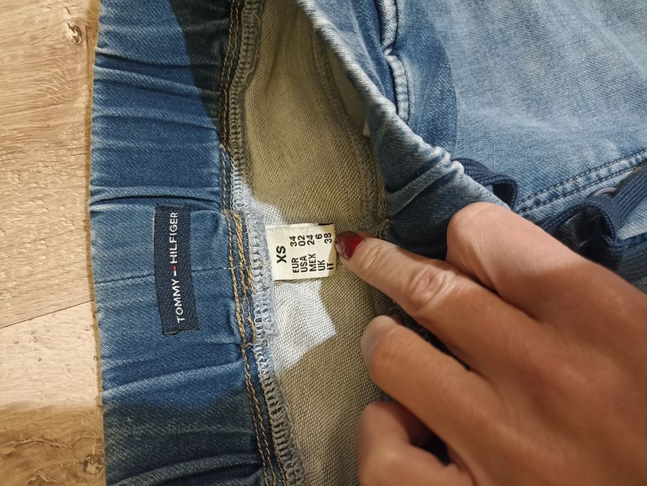 Spodnie damskie joggery Tommy Hilfiger XS/S