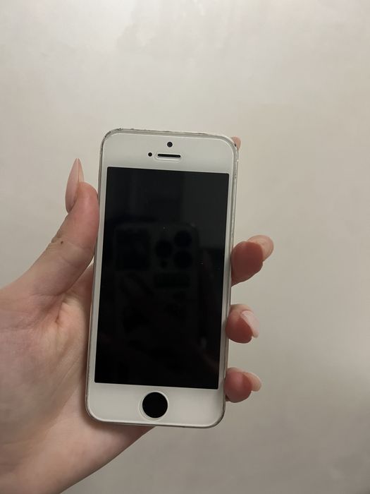 Телефон Apple айфон 5 s