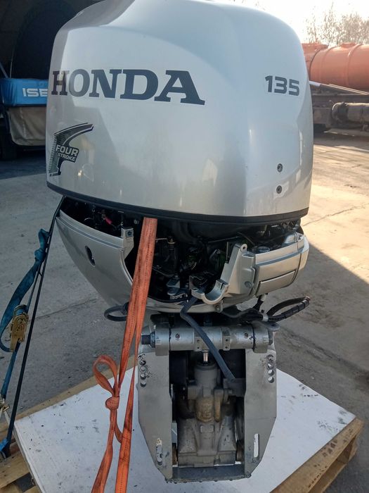 Silnik zaburtowy HONDA 135