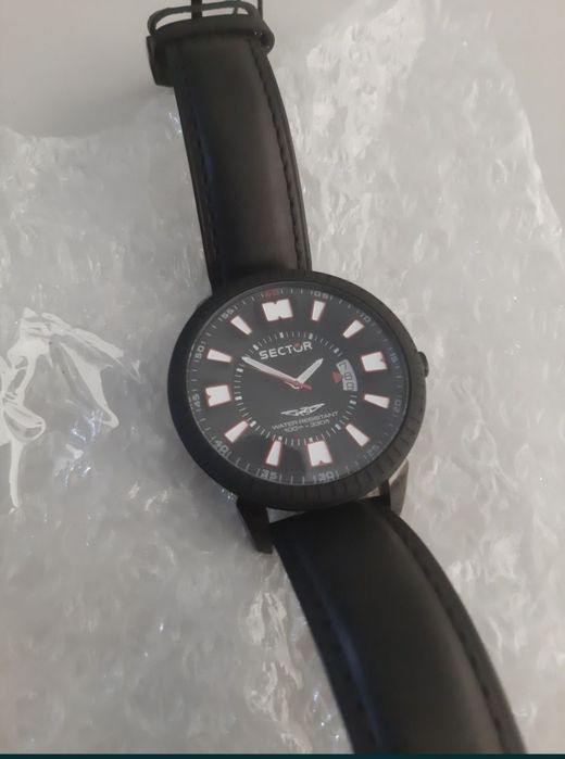 Relógio SECTOR nunca usado.