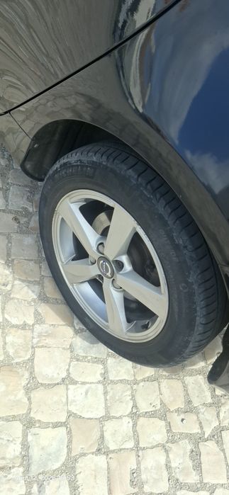 “Volvo V40 D2 | Revisões em dia, super económico | Impecável.