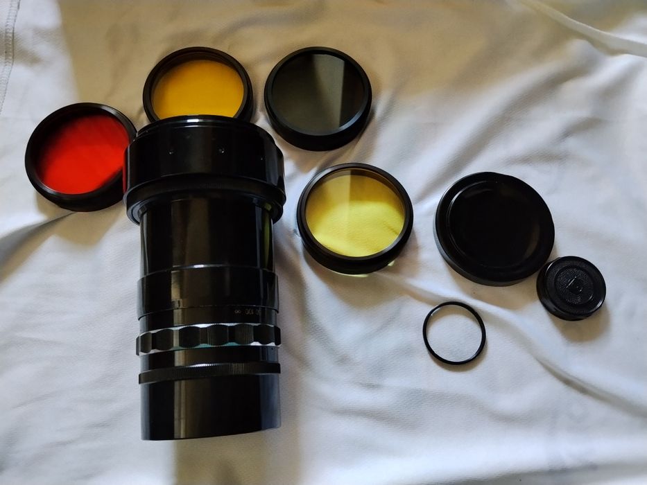 Фотооб'єктив 70 мм