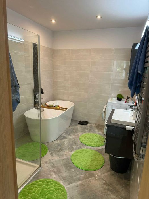 Budynek niezależny 560m2 w tym magazyn i 2 mieszkania gotowe od zaraz
