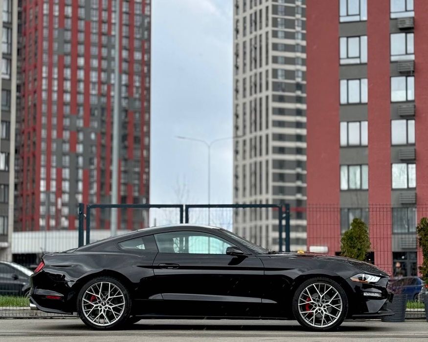 Продаж Ford Mustang