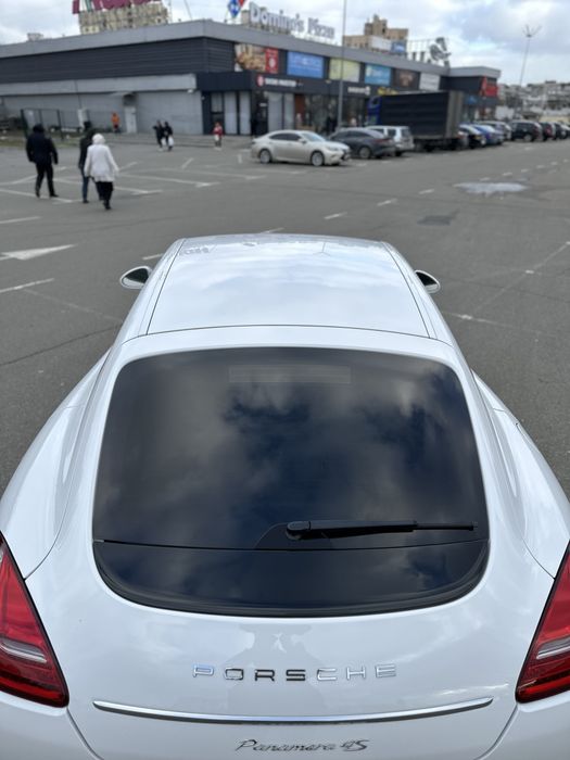 Porsche Panamera 4S 3.6, можливий обмін, в тому числі нерухомість з доплатою