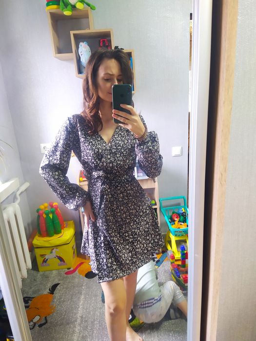 Плаття чорне в білу квітку