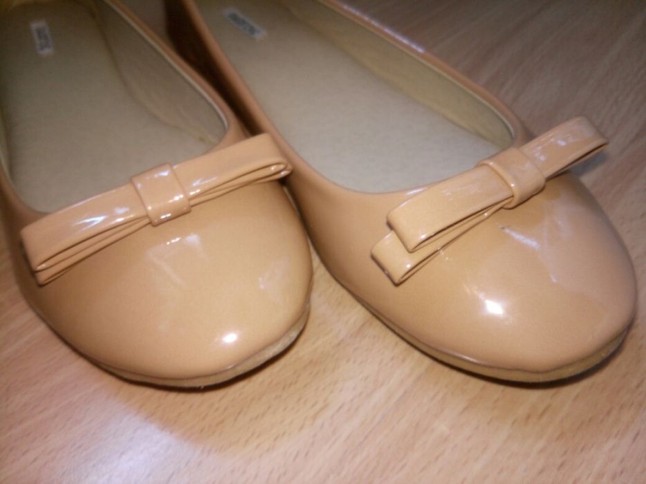 Sabrinas Parfois em Verniz Camel T36