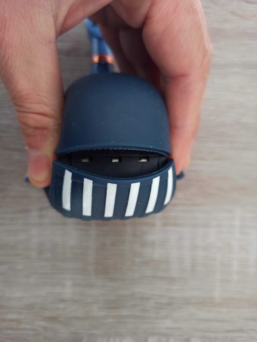 Otamatone instrumento musical japonês elétrico