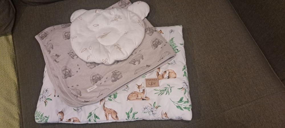 Kocyk Misie Newbie plus poduszka i kołderka