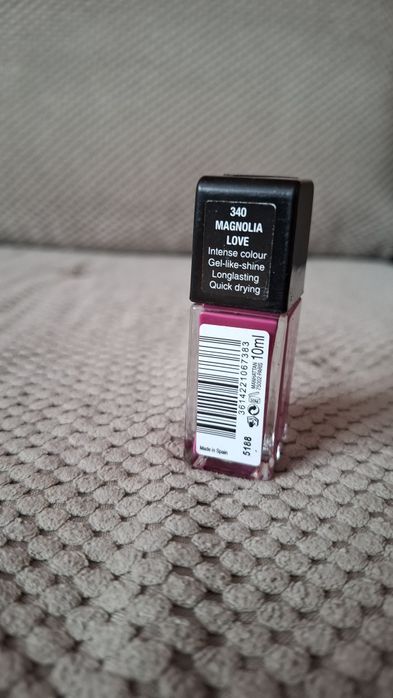 Lakier do paznokci Manhattan magnolia fiolet