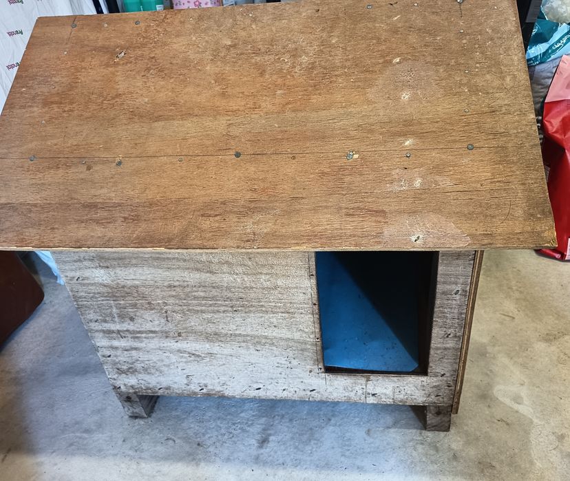 Casota de madeira para cão até 10kg