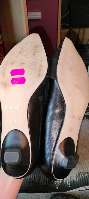 Buty skórzane na obcasiku