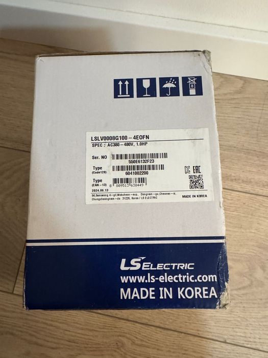 Інвертор LSLV0008G100-4EOFN