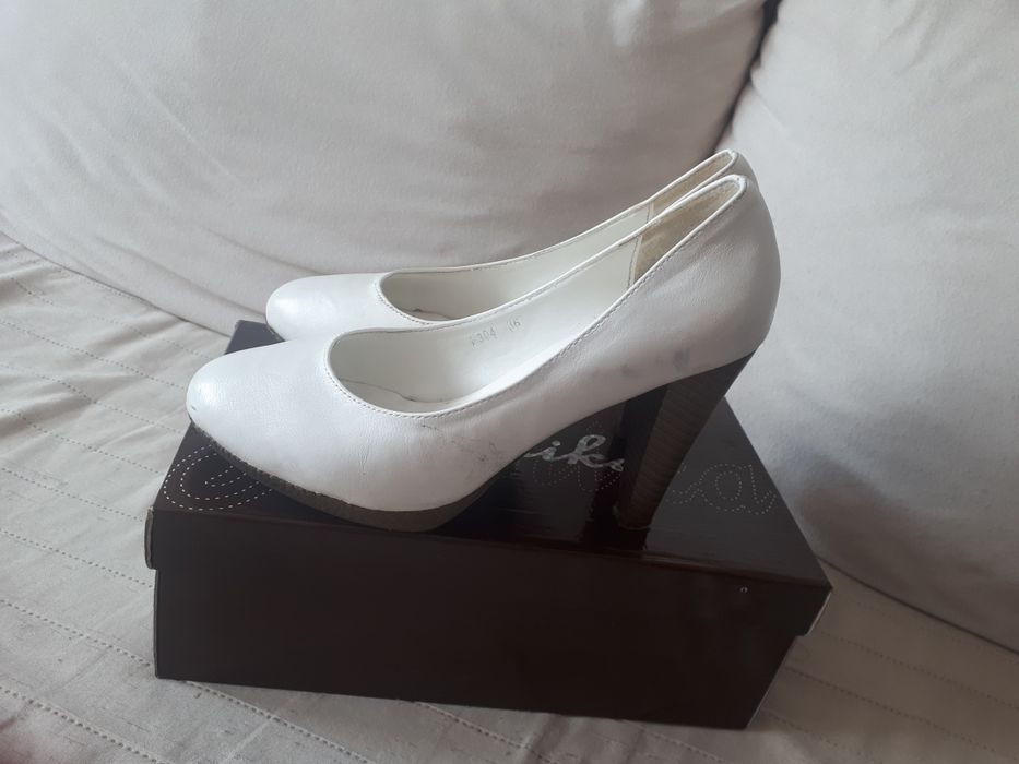 Buty czułenka 36 szpilka białe