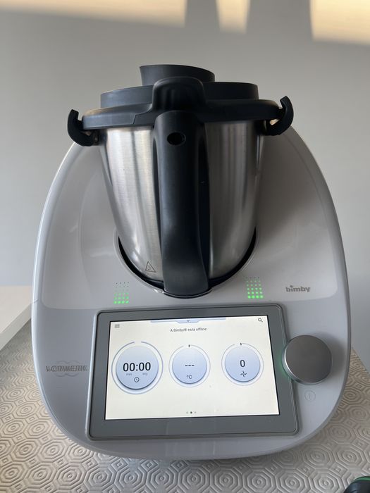 Vendo bimby TM6 completa. Oferta tabua com rodas.