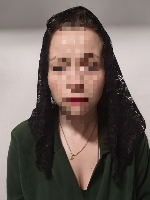 Czarna mantylka, koronkowa chusta na głowę