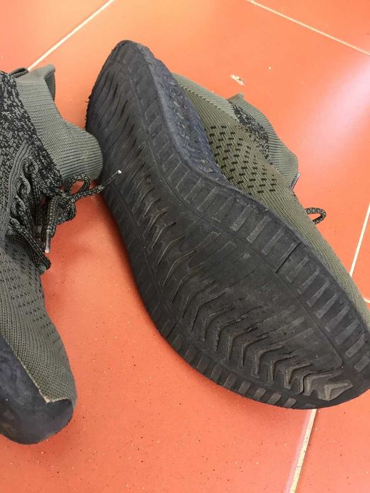 Sapatos estilo ténis VERDES -- Tam. nr. 43