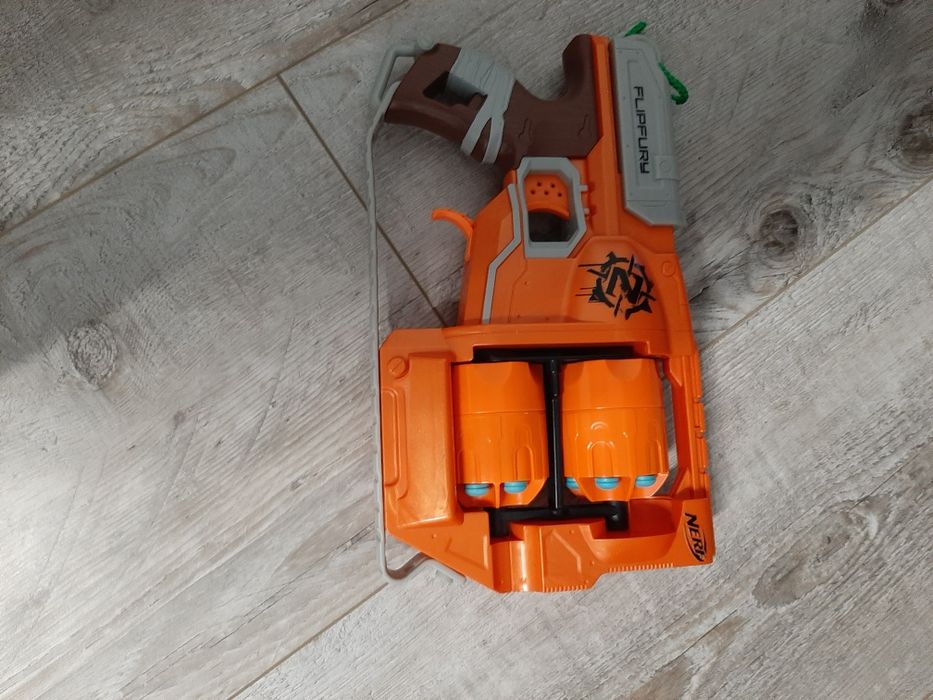 Nerf zombie wyrzutnia flipfury