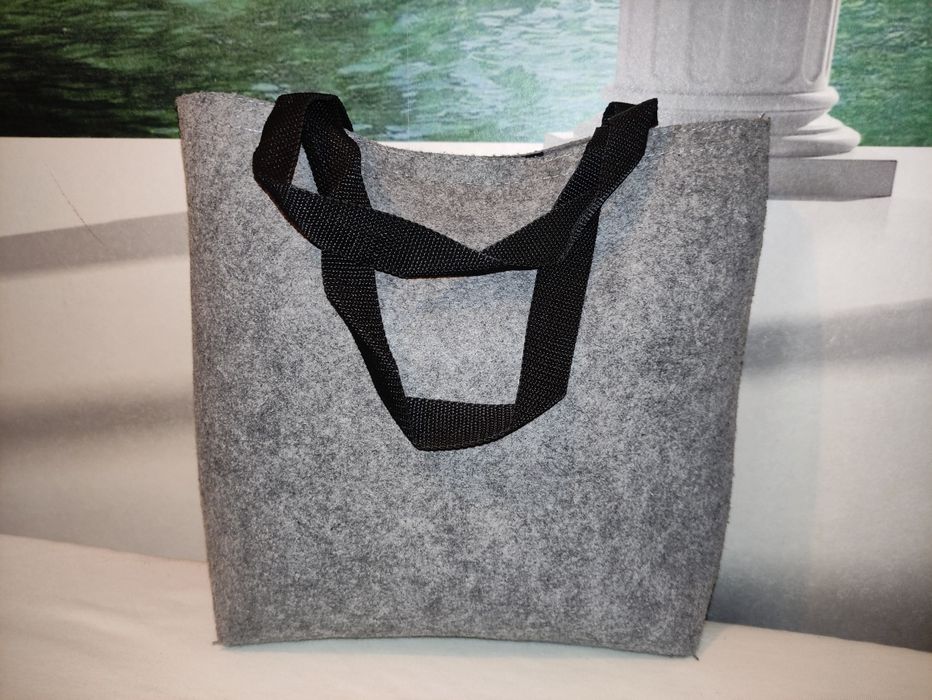 Torebka z filcu duża